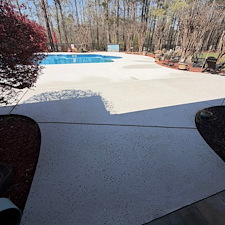 Top-Quality-Pool-Deck-Cleaning 3