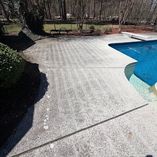 Top-Quality-Pool-Deck-Cleaning 4