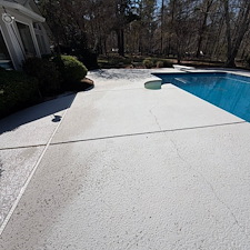 Top-Quality-Pool-Deck-Cleaning 5
