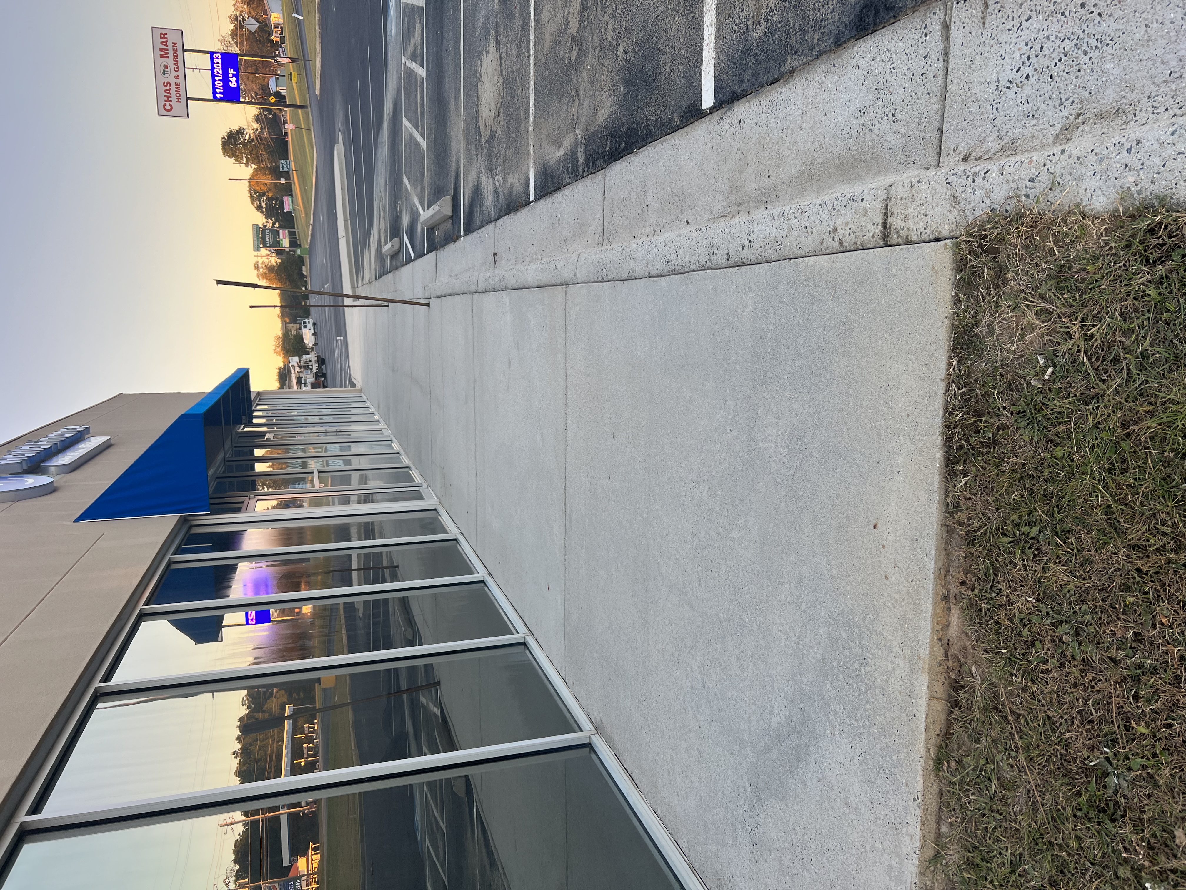 Top Quality Storefront Cleaning and Sealing in Eastman GA 